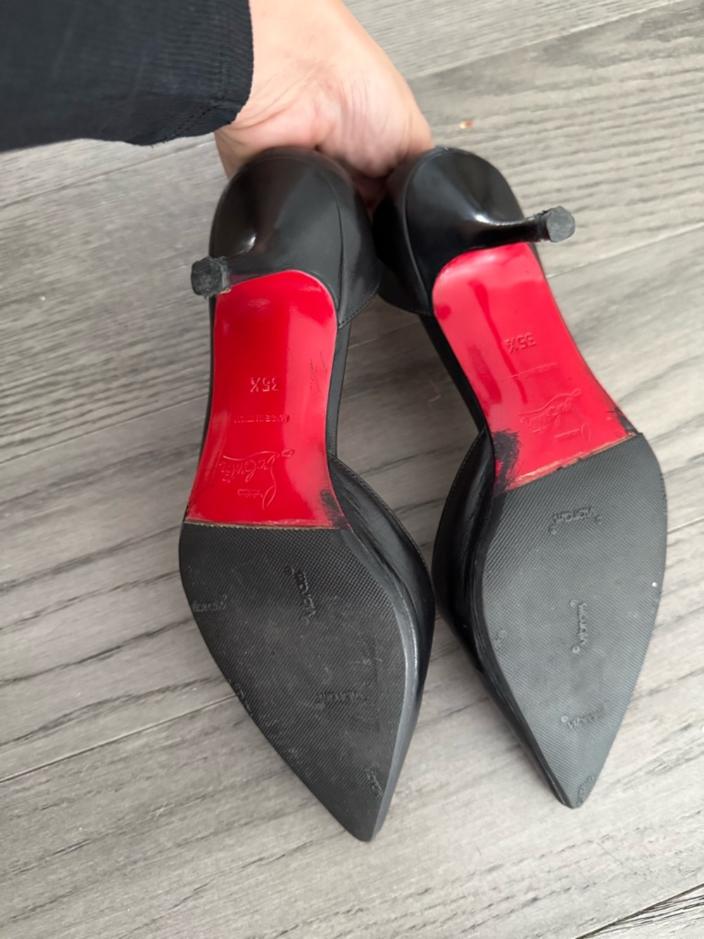 Christian Louboutin Iriza Black Pointed-Toe Leather Heels - Picture 4 of 9